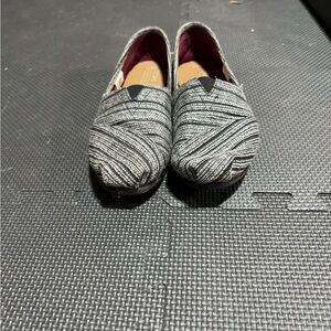 Toms size 8.5